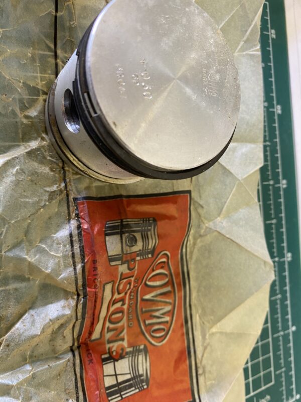 Piston set Morris 8 +30” NOS
