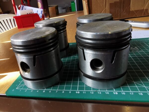 Morris 12 Series 2 1936/7 Piston Set +80" - Image 3